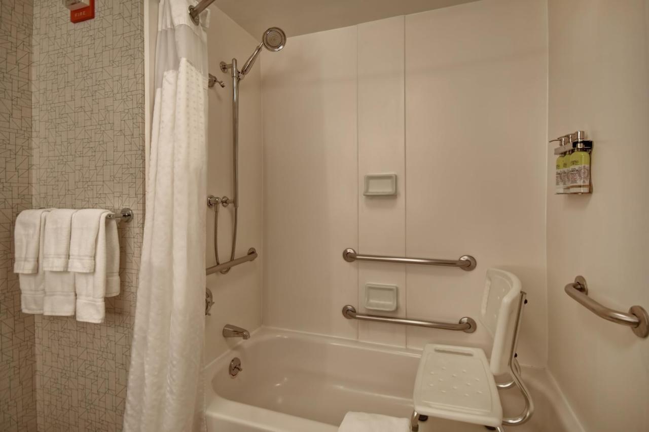Queen Room with Two Queen Beds - Disability Access