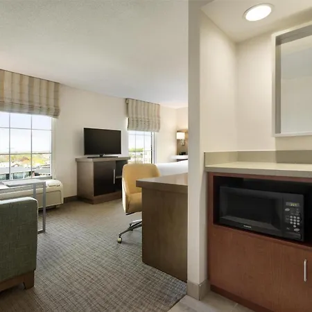 Hampton Inn & Suites Middletown-2